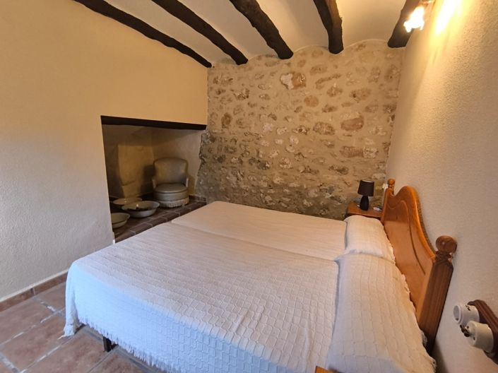 Image No.43-22 Bed Commercial for sale