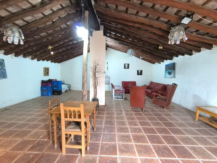 Image No.43-22 Bed Commercial for sale