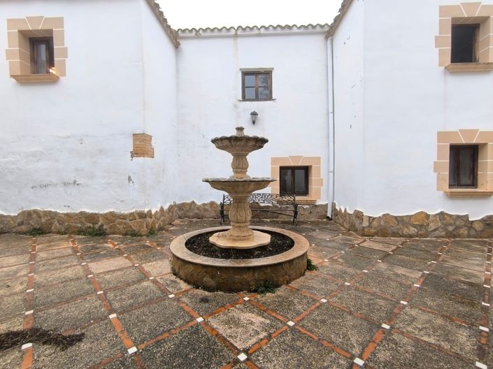 Image No.48-22 Bed Commercial for sale