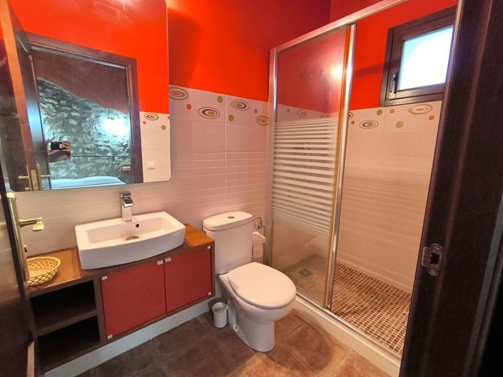 Image No.49-22 Bed Commercial for sale