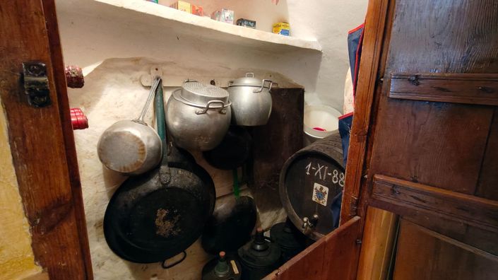 Image No.11-3 Bed Country House for sale