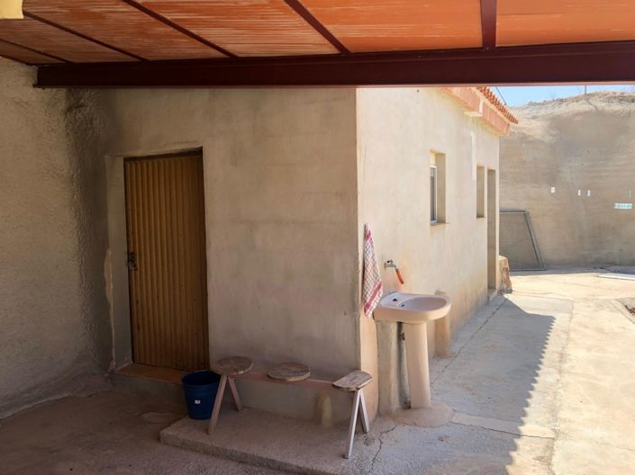 Image No.13-2 Bed House for sale