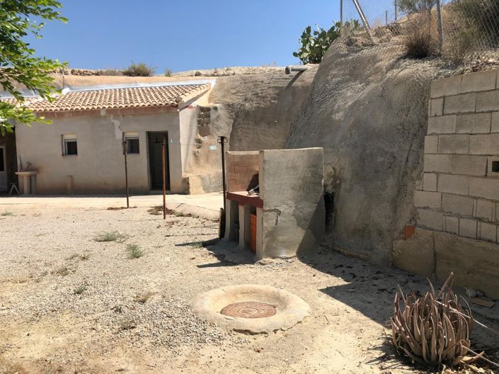 Image No.37-2 Bed House for sale