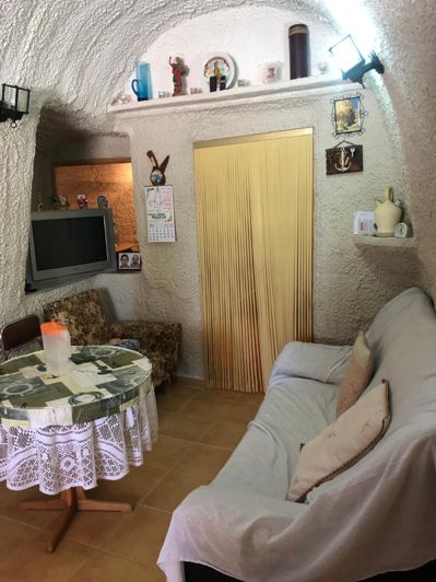 Image No.4-2 Bed House for sale