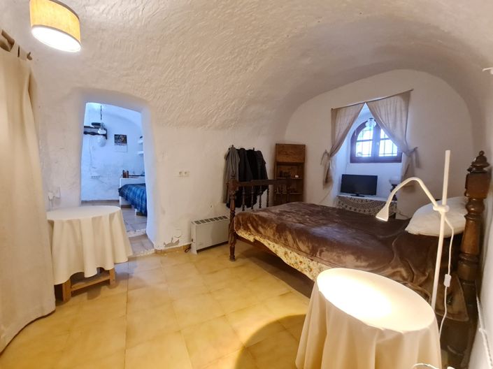 Image No.36-5 Bed Country House for sale