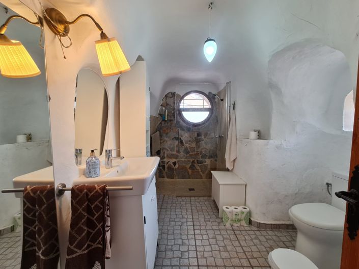 Image No.41-5 Bed Country House for sale