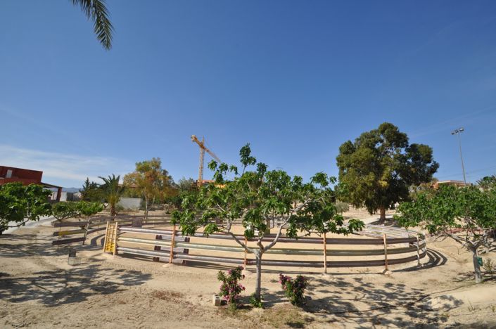 Image No.10-4 Bed Commercial for sale