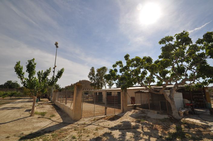 Image No.18-4 Bed Commercial for sale