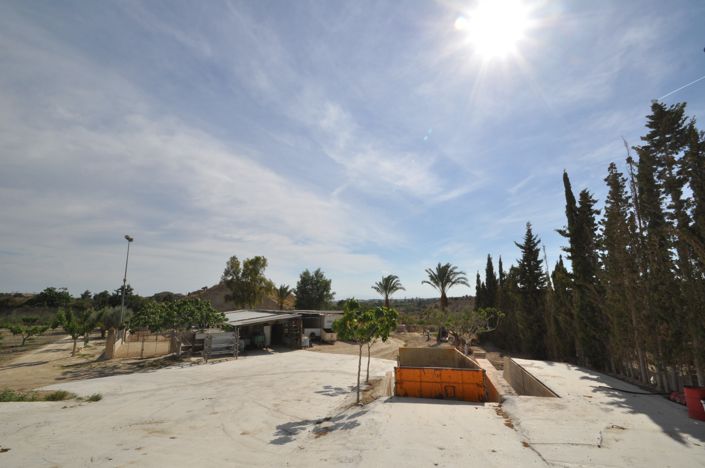 Image No.27-4 Bed Commercial for sale