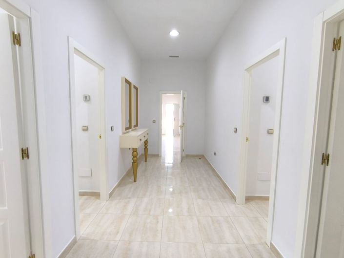 Image No.11-4 Bed Villa for sale