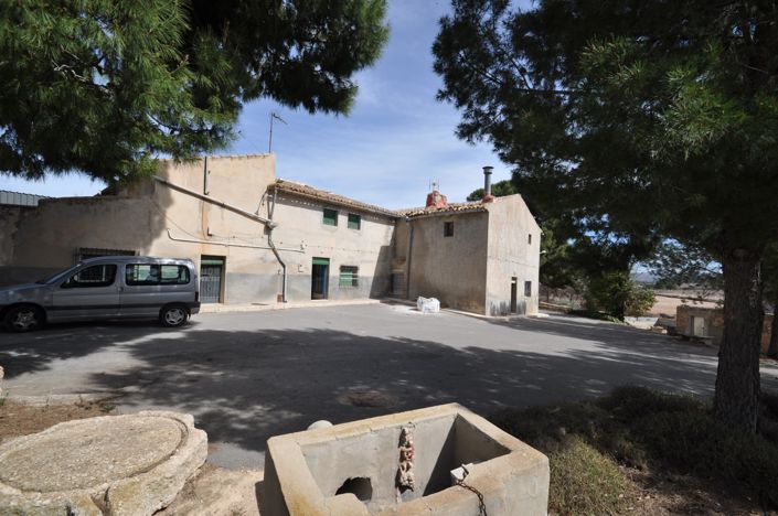 Image No.20-6 Bed Country House for sale