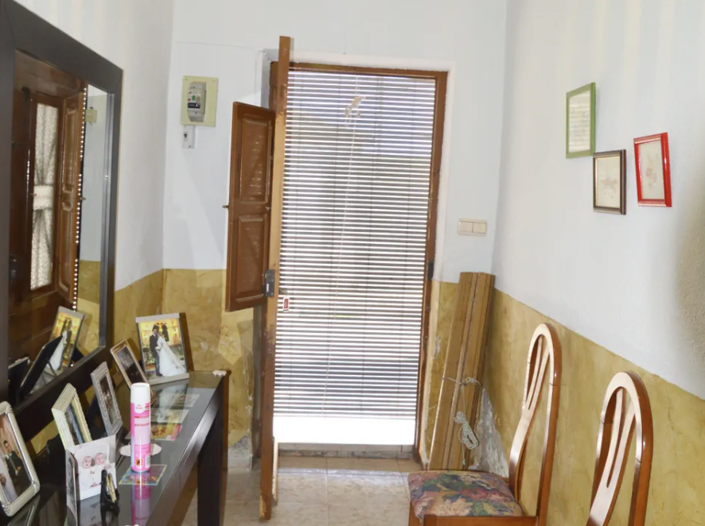 Image No.14-4 Bed Townhouse for sale