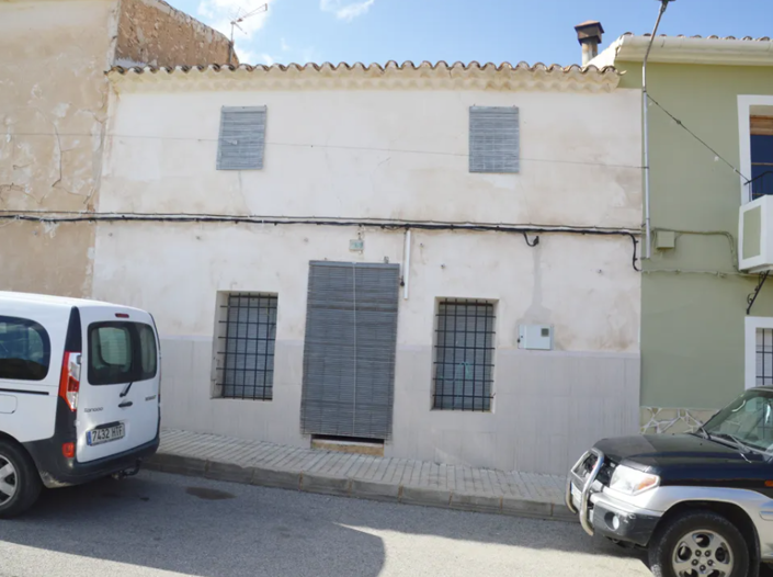 Image No.15-4 Bed Townhouse for sale