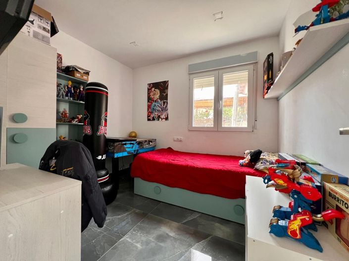 Image No.10-3 Bed Country House for sale