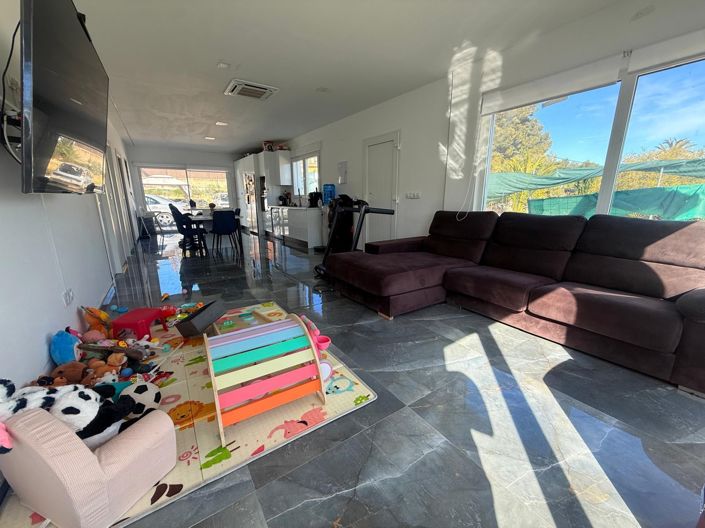 Image No.14-3 Bed Country House for sale