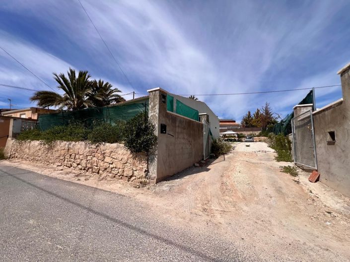 Image No.19-3 Bed Country House for sale