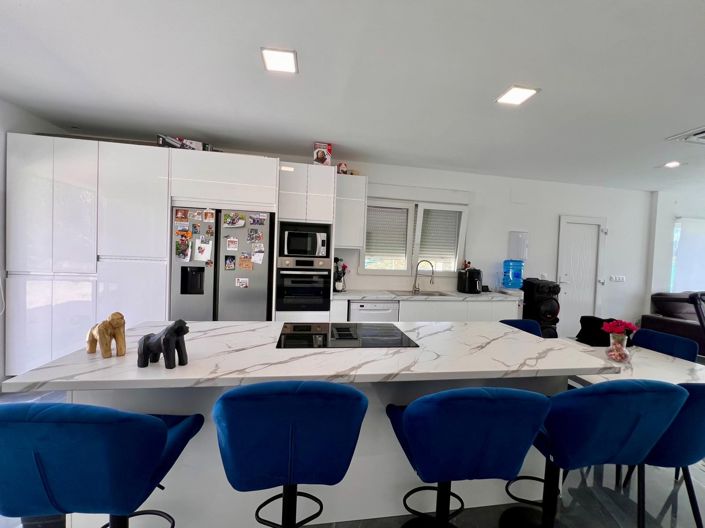 Image No.3-3 Bed Country House for sale