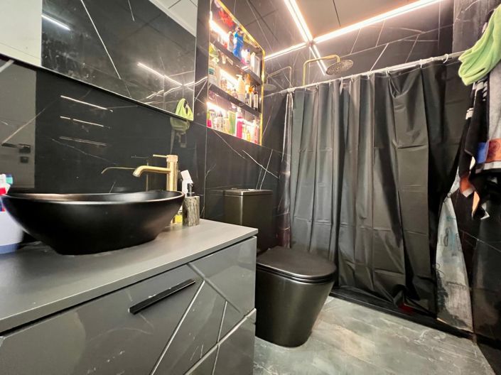 Image No.7-3 Bed Country House for sale