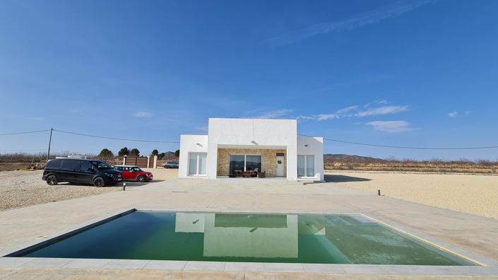 Image No.2-3 Bed Villa for sale