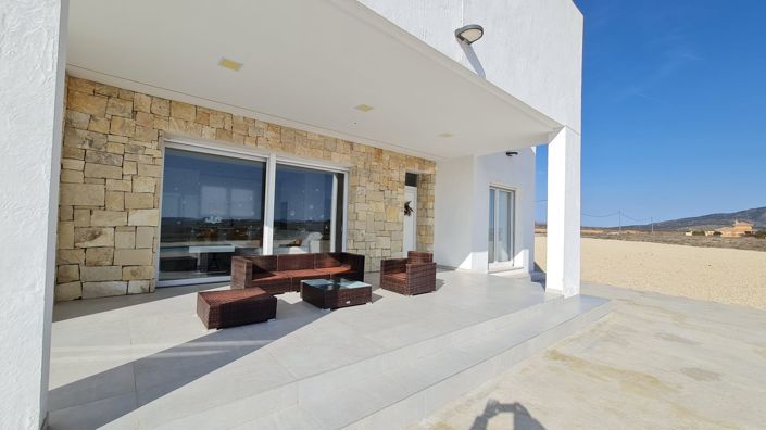 Image No.3-3 Bed Villa for sale