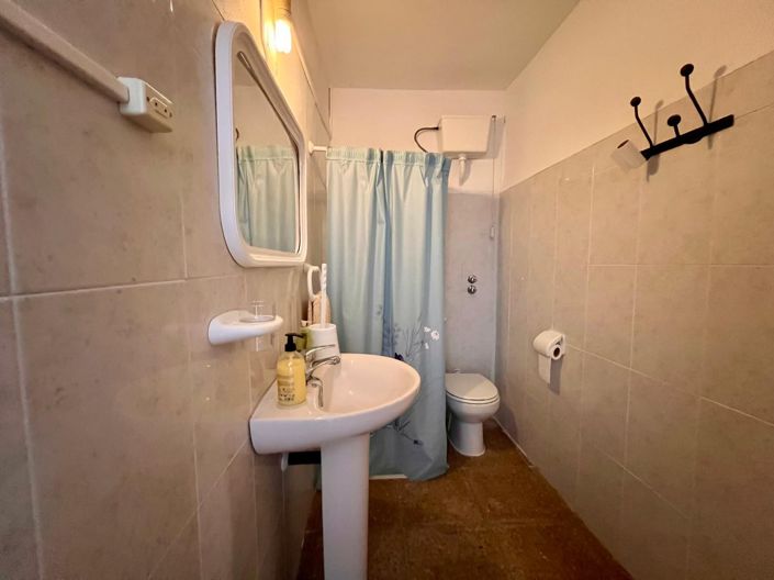 Image No.9-2 Bed House for sale