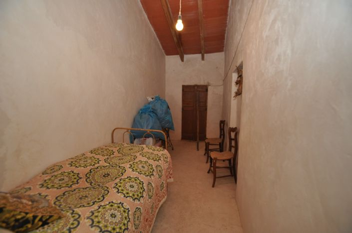 Image No.12-5 Bed Townhouse for sale