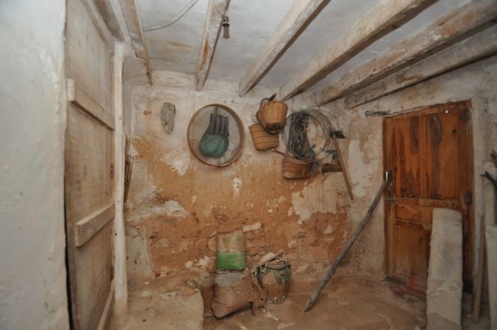 Image No.23-5 Bed Townhouse for sale