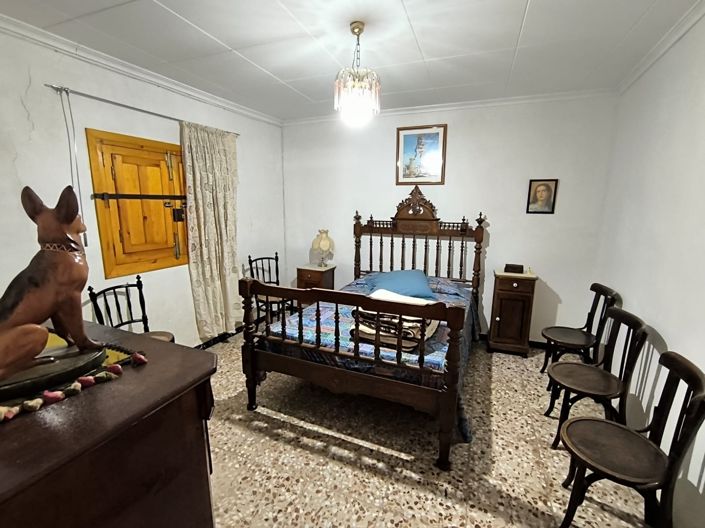 Image No.11-7 Bed Country House for sale