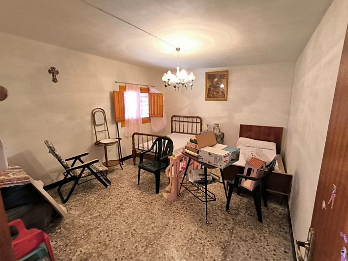 Image No.18-7 Bed Country House for sale