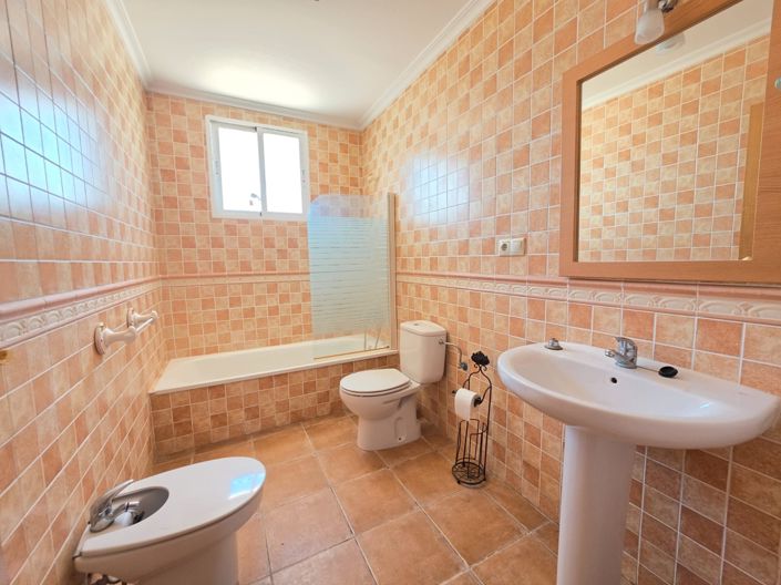 Image No.11-3 Bed Villa for sale