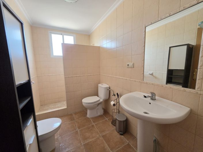 Image No.12-3 Bed Villa for sale