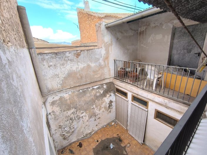 Image No.8-5 Bed Townhouse for sale
