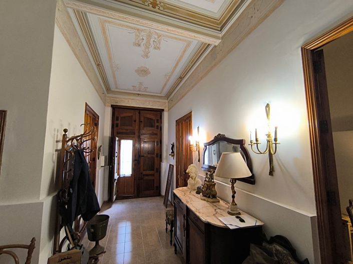 Image No.10-6 Bed Townhouse for sale