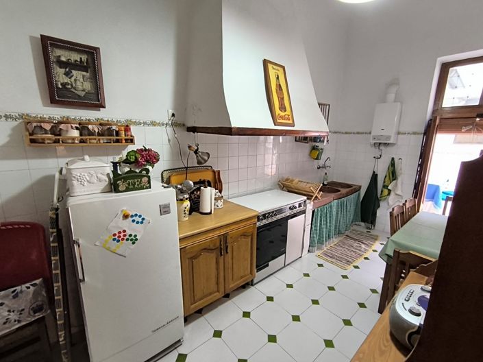 Image No.15-6 Bed Townhouse for sale