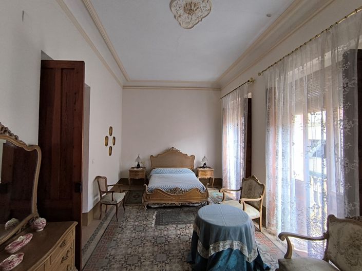 Image No.18-6 Bed Townhouse for sale