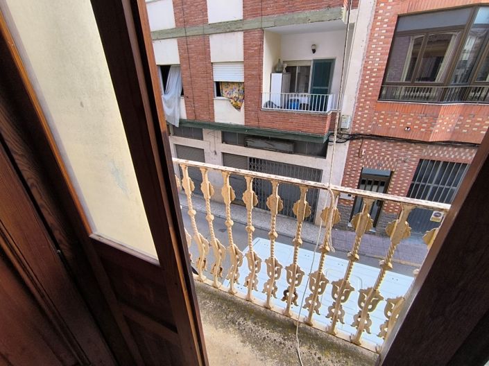 Image No.19-6 Bed Townhouse for sale