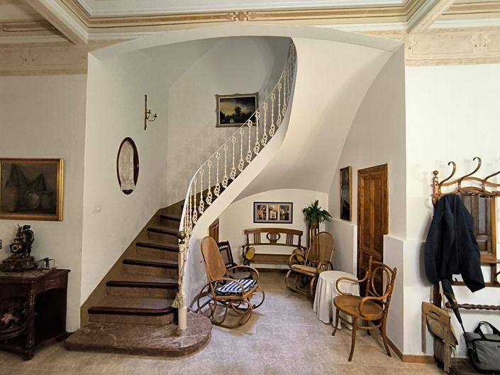 Image No.2-6 Bed Townhouse for sale