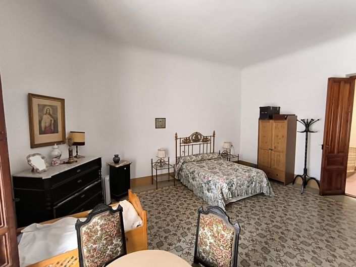 Image No.23-6 Bed Townhouse for sale