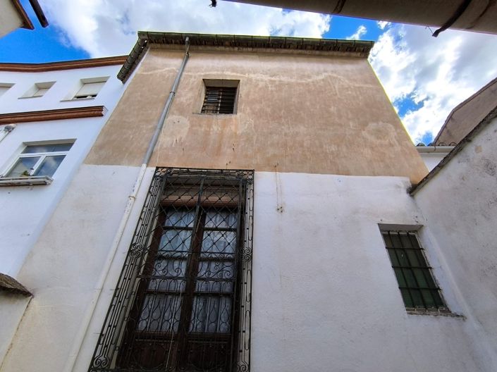 Image No.29-6 Bed Townhouse for sale