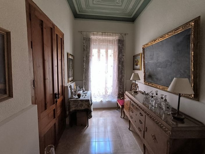 Image No.7-6 Bed Townhouse for sale