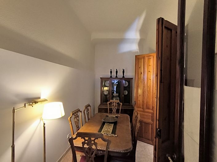 Image No.9-6 Bed Townhouse for sale