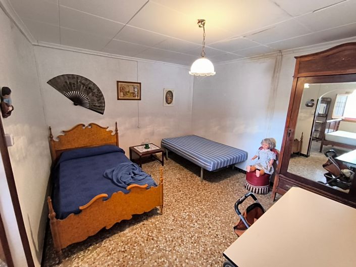 Image No.12-10 Bed Country House for sale