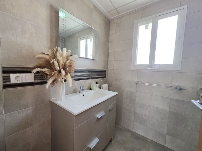 Image No.20-3 Bed Villa for sale