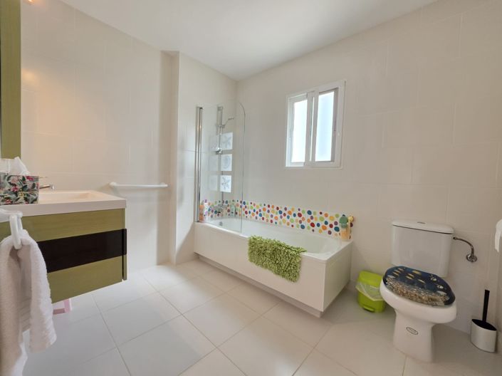 Image No.25-3 Bed Villa for sale