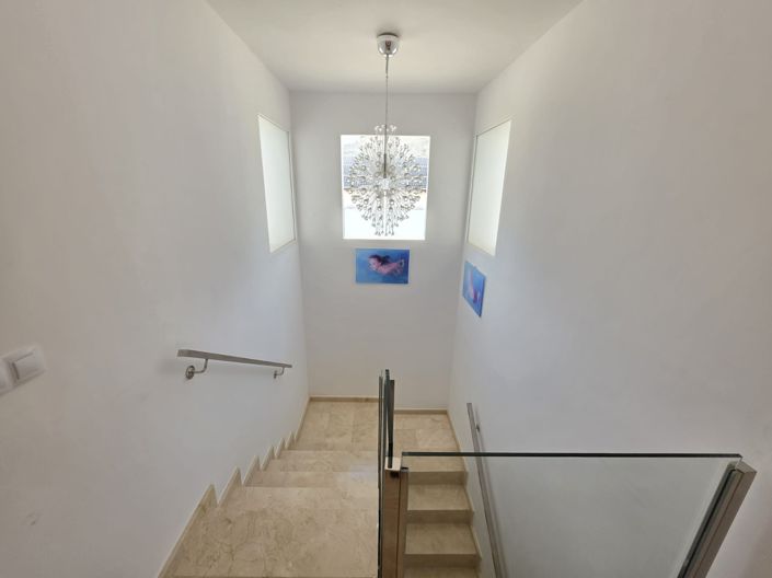 Image No.27-3 Bed Villa for sale