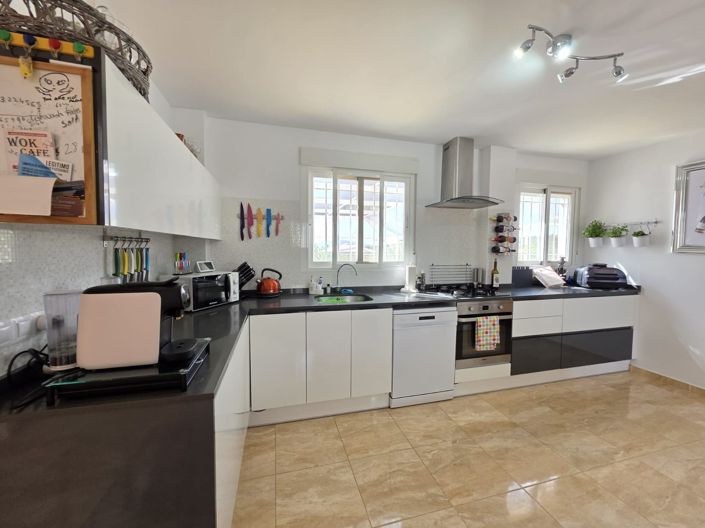 Image No.3-3 Bed Villa for sale