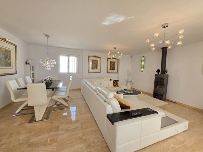 Image No.9-3 Bed Villa for sale