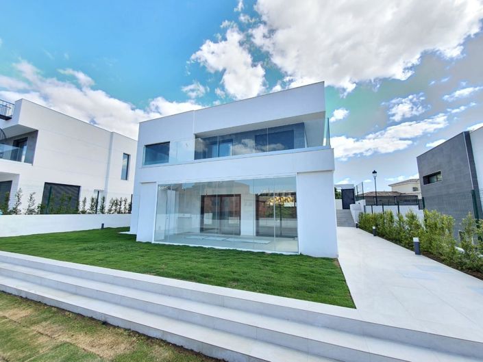 Image No.2-4 Bed Villa for sale