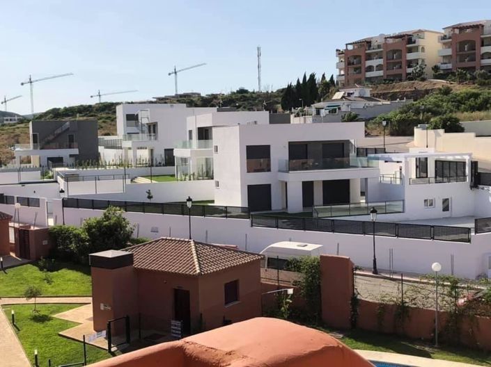 Image No.25-4 Bed Villa for sale