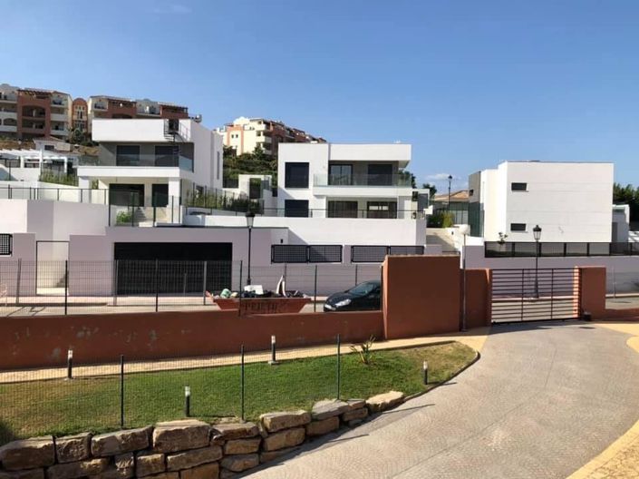 Image No.28-4 Bed Villa for sale